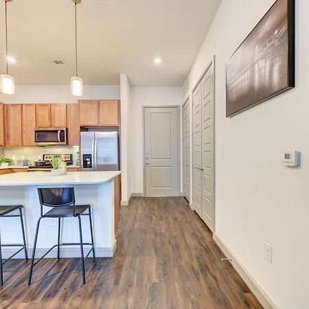 Fancy Apt Downtown. Pool. Gym. Lounge. Pet Ok Houston Exterior photo