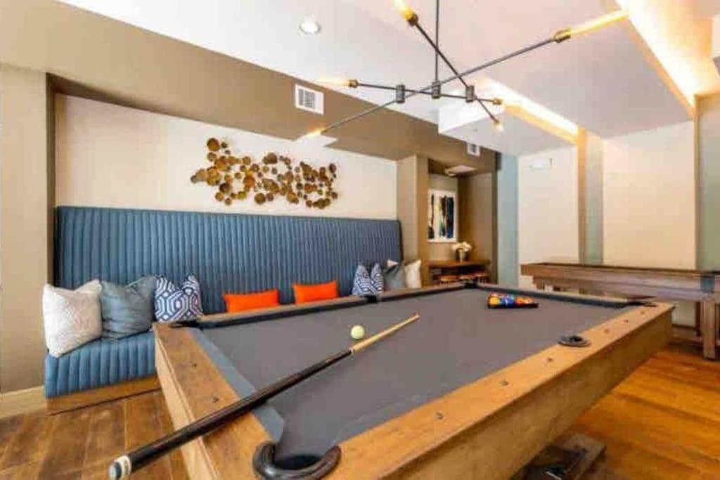 Fancy Apt Downtown. Pool. Gym. Lounge. Pet Ok Houston Exterior photo